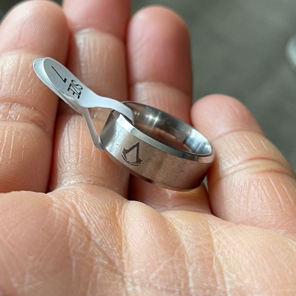 NWT Fashion Ring Jewelry Assassins Creed Silver Unisex US 7 - Picture 1 of 4